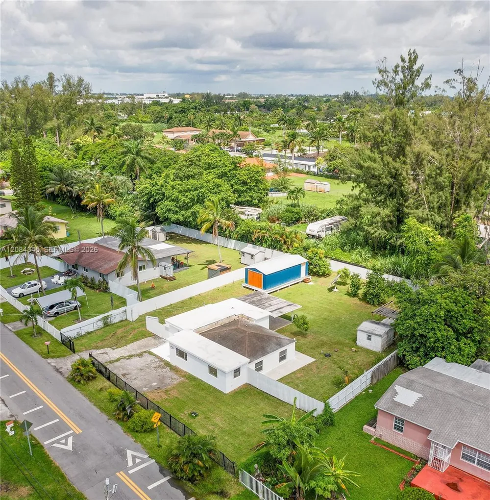 1843 NW 107th St Miami, FL 33167
