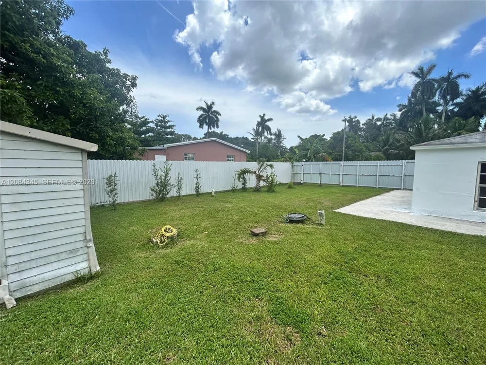1843 NW 107th St Miami, FL 33167