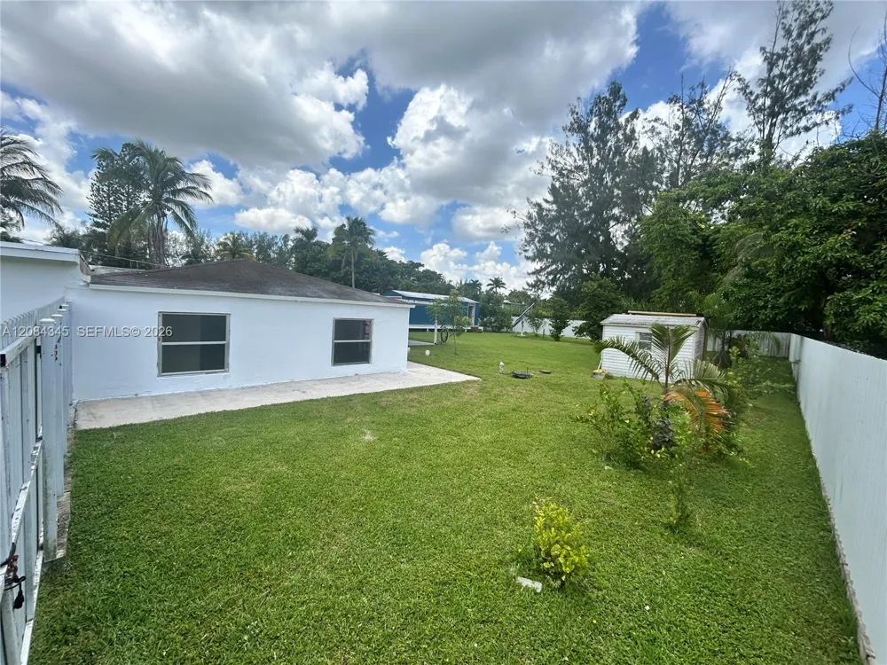 1843 NW 107th St Miami, FL 33167
