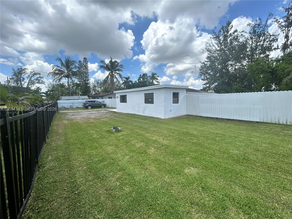 1843 NW 107th St Miami, FL 33167
