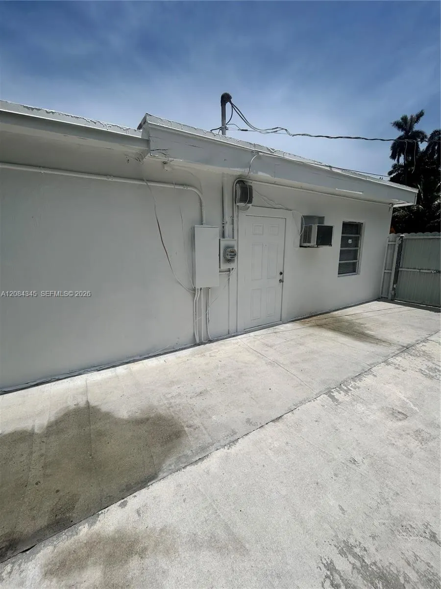 1843 NW 107th St Miami, FL 33167