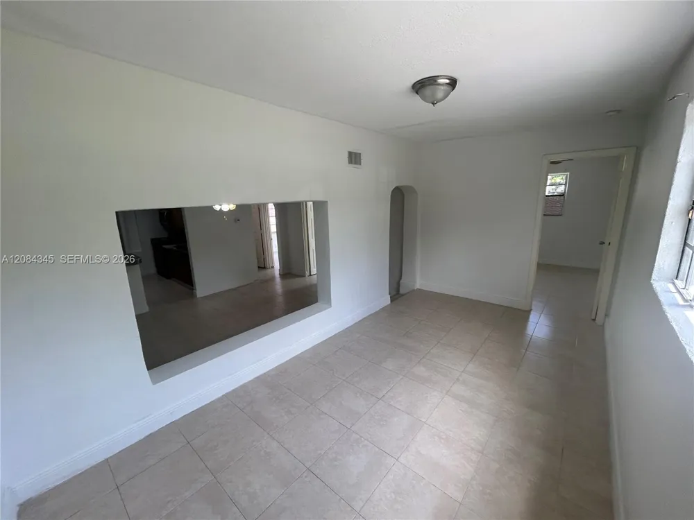 1843 NW 107th St Miami, FL 33167