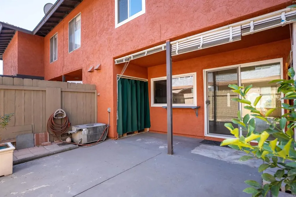 1652 Summertime Dr El Cajon, CA 92021