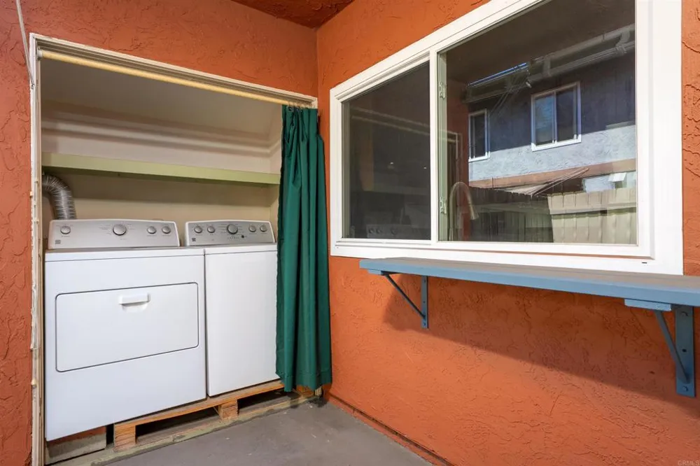 1652 Summertime Dr El Cajon, CA 92021