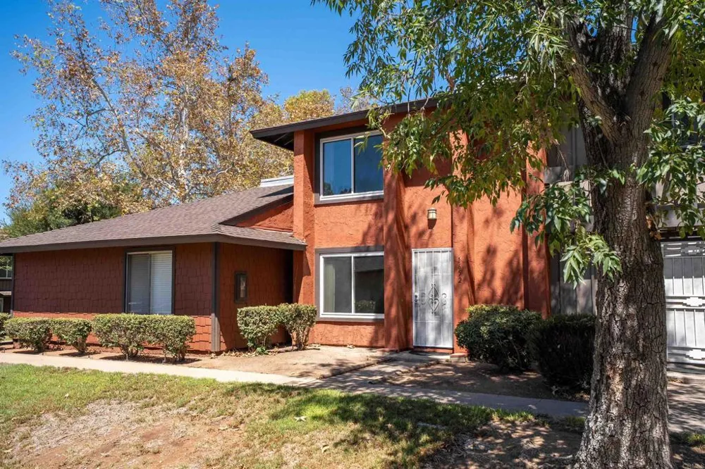 1652 Summertime Dr El Cajon, CA 92021