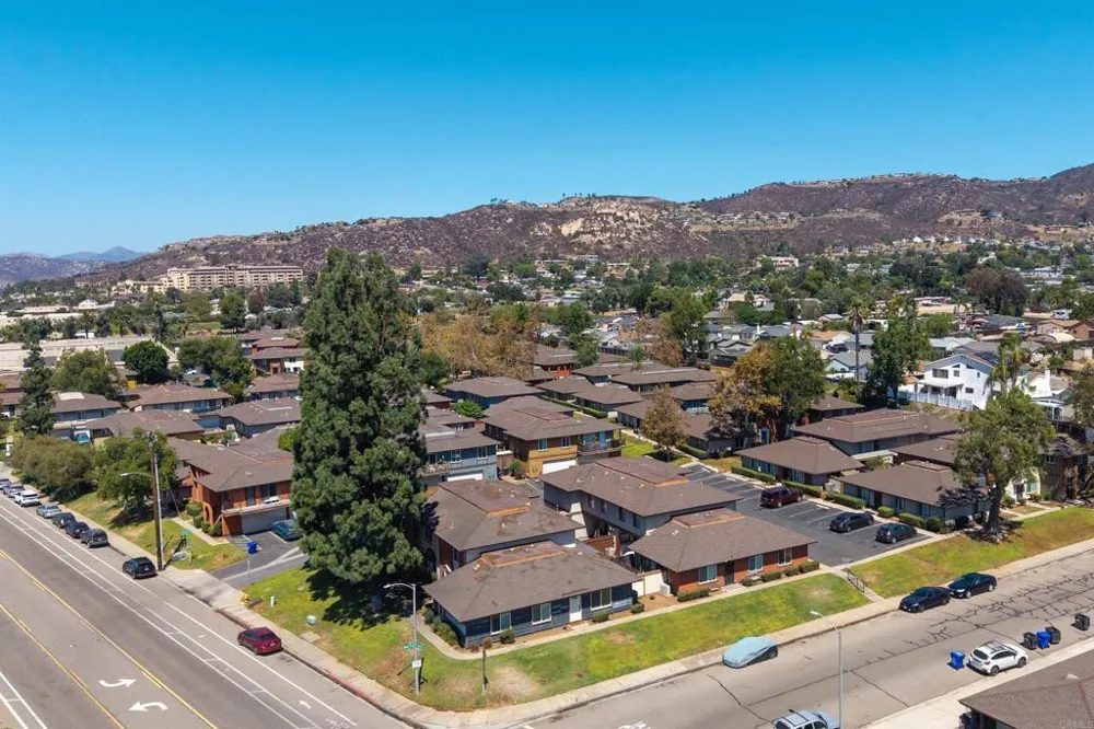 1652 Summertime Dr El Cajon, CA 92021