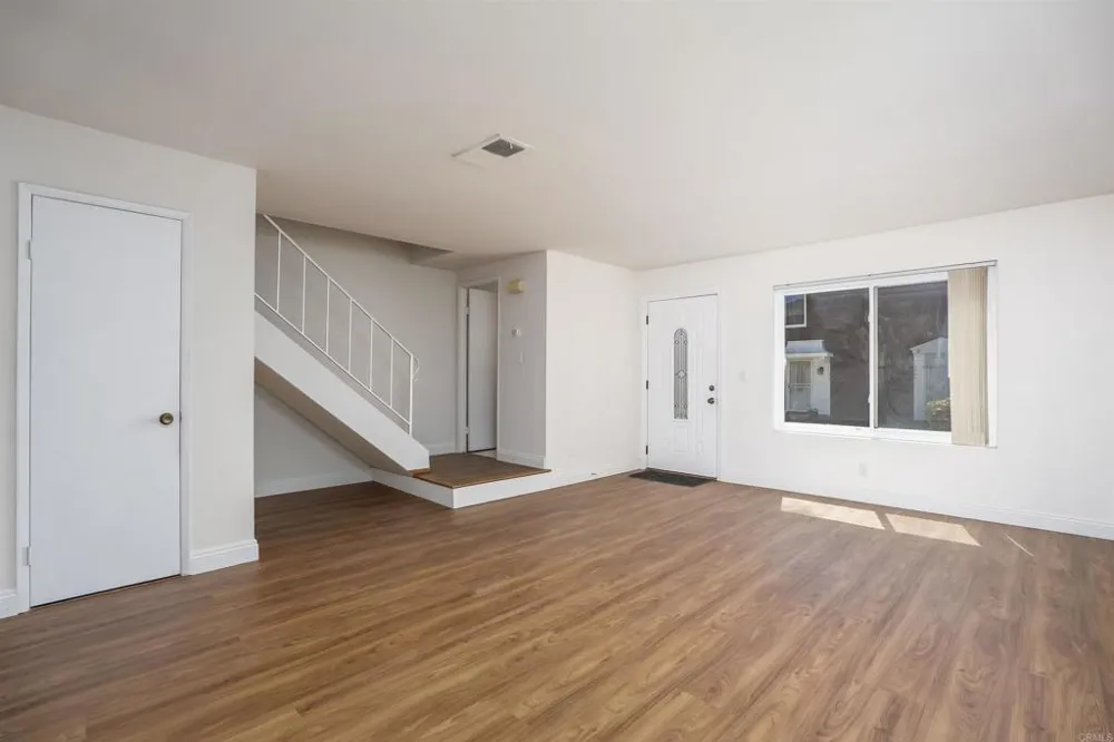 1652 Summertime Dr El Cajon, CA 92021