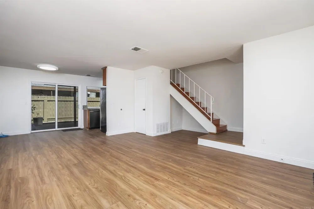 1652 Summertime Dr El Cajon, CA 92021