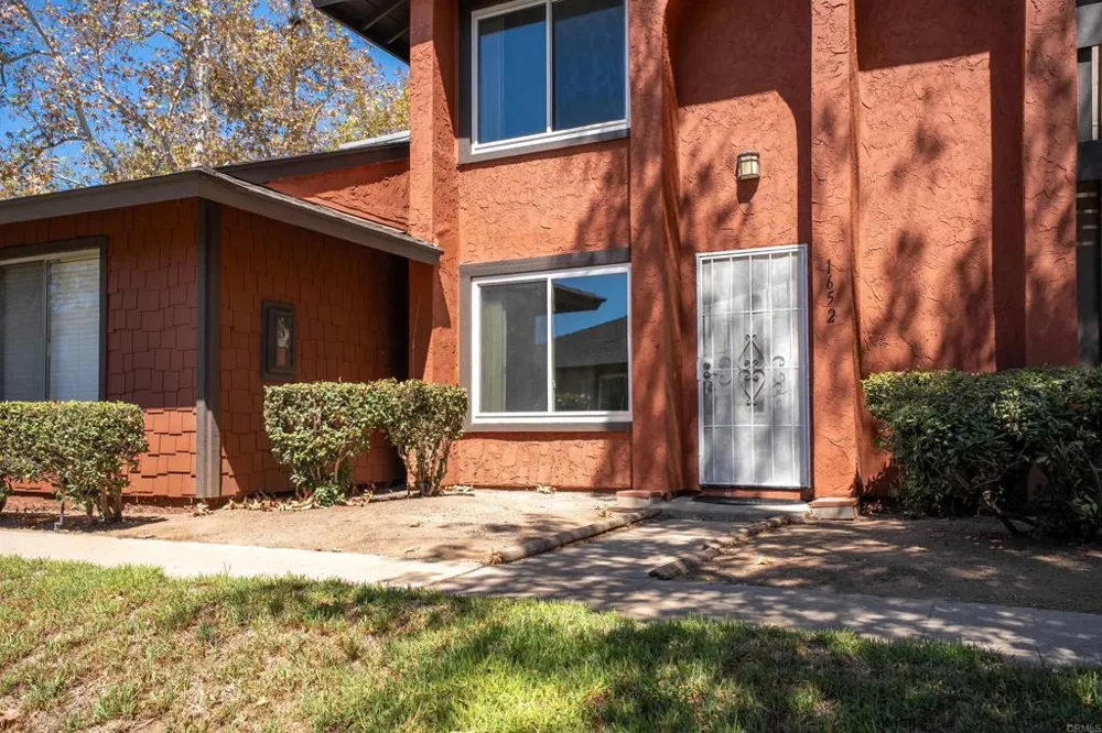 1652 Summertime Dr El Cajon, CA 92021