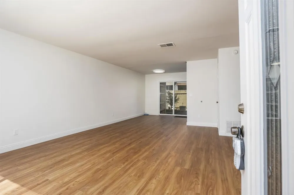 1652 Summertime Dr El Cajon, CA 92021
