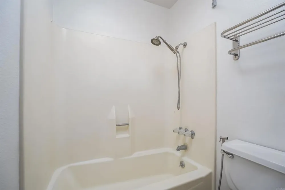 1652 Summertime Dr El Cajon, CA 92021