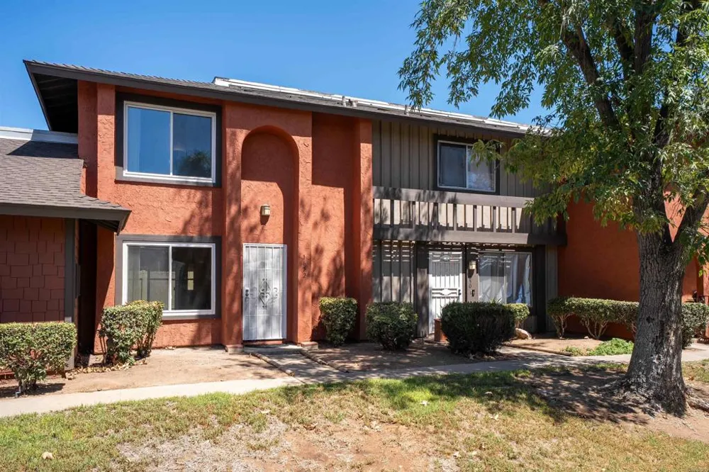 1652 Summertime Dr El Cajon, CA 92021