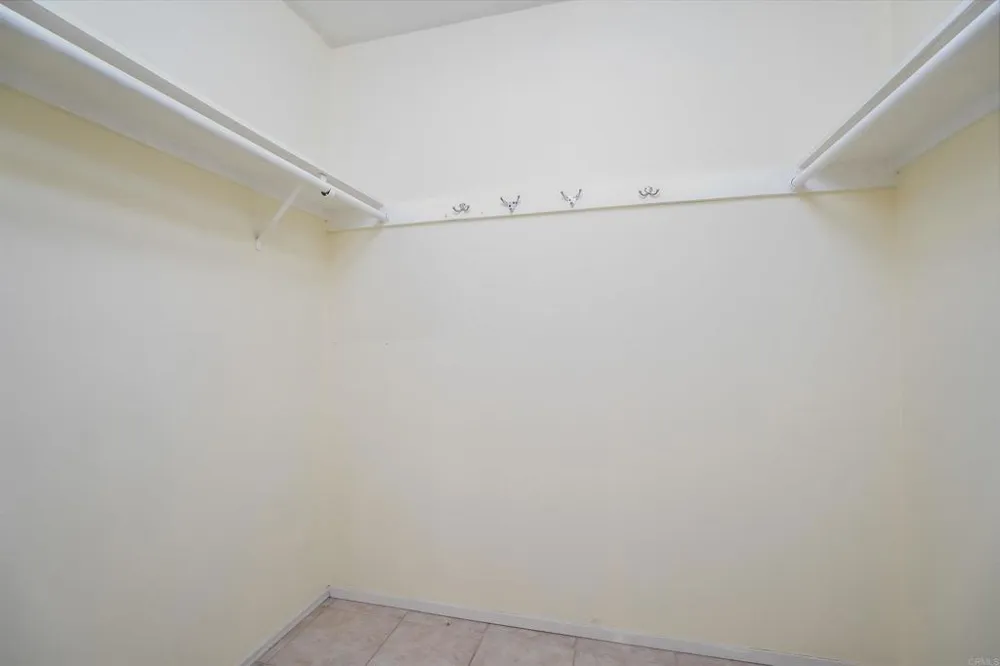 1652 Summertime Dr El Cajon, CA 92021