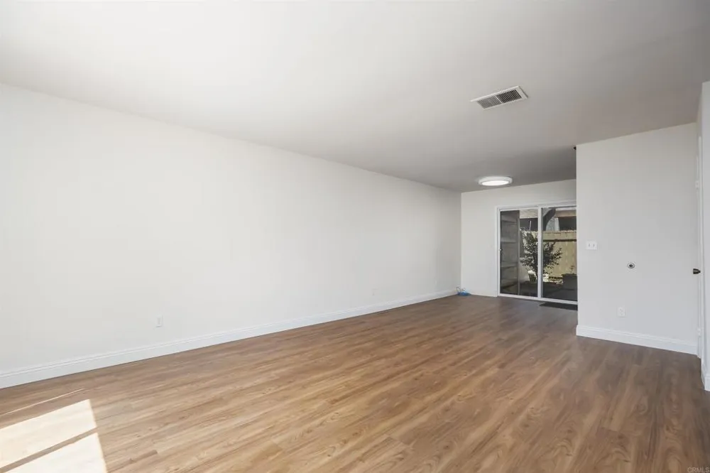 1652 Summertime Dr El Cajon, CA 92021