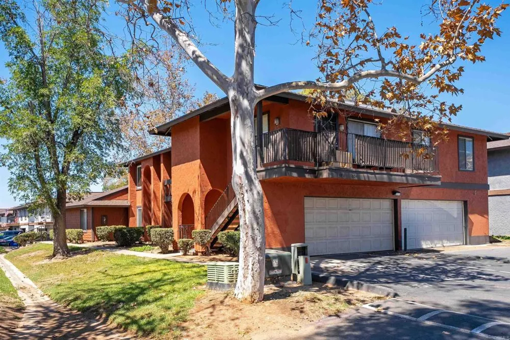 1652 Summertime Dr El Cajon, CA 92021
