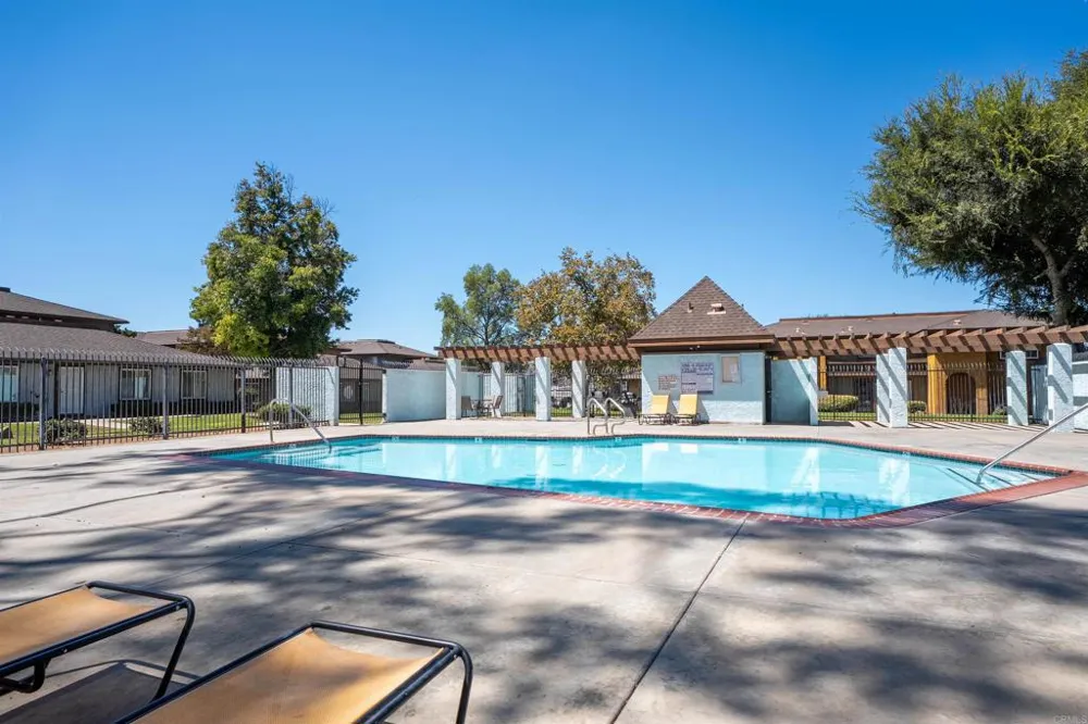 1652 Summertime Dr El Cajon, CA 92021