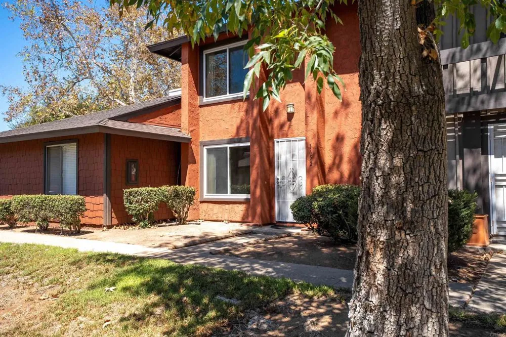 1652 Summertime Dr El Cajon, CA 92021