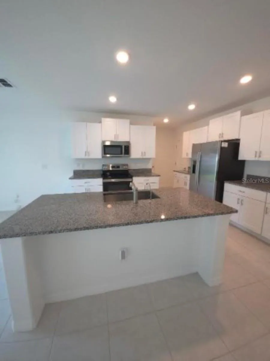 36590 GARDEN WALL WAY Zephyrhills, FL 33541