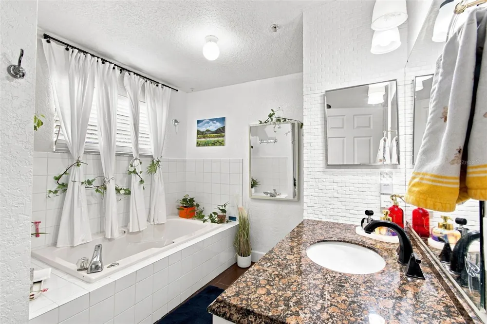 13839 FAIRWAY ISLAND DRIVE #1136 Orlando, FL 32837