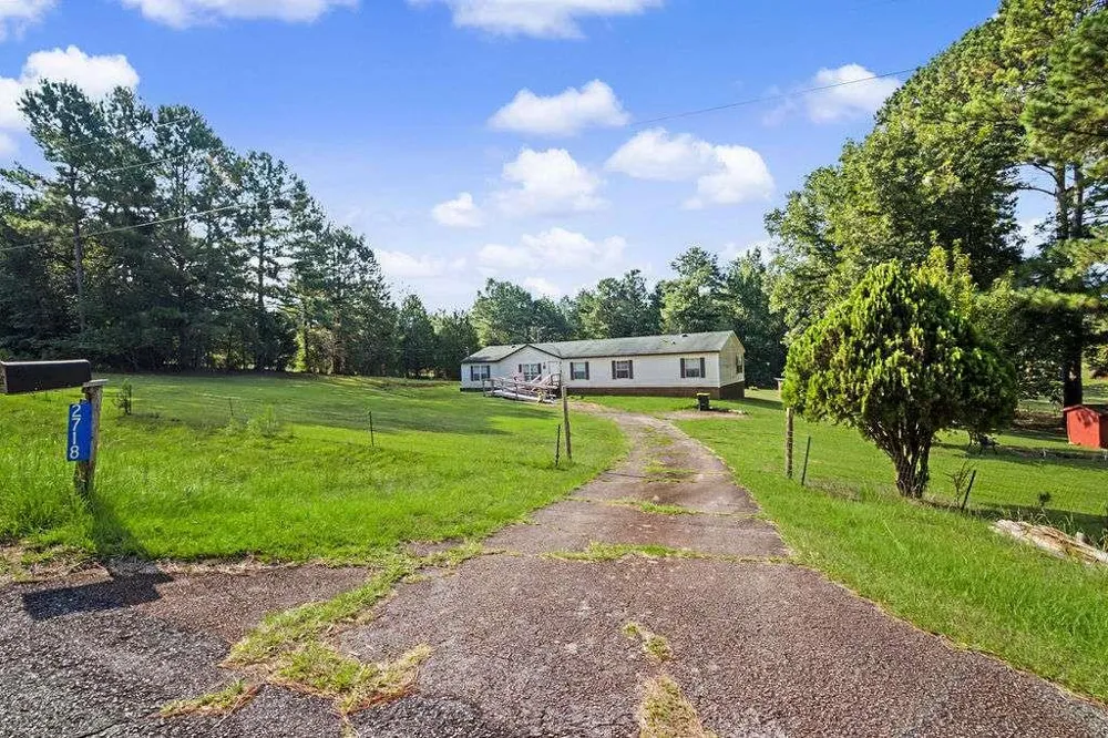 2718 Triune Mill Road Thomaston, GA 30286