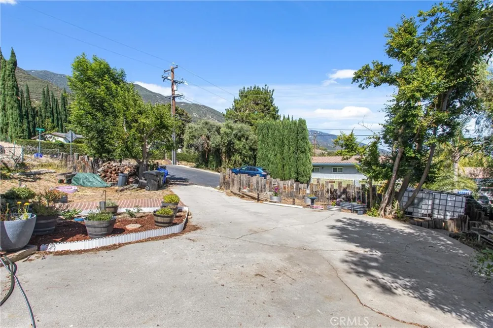 810 Hillyfield San Bernardino, CA 92407