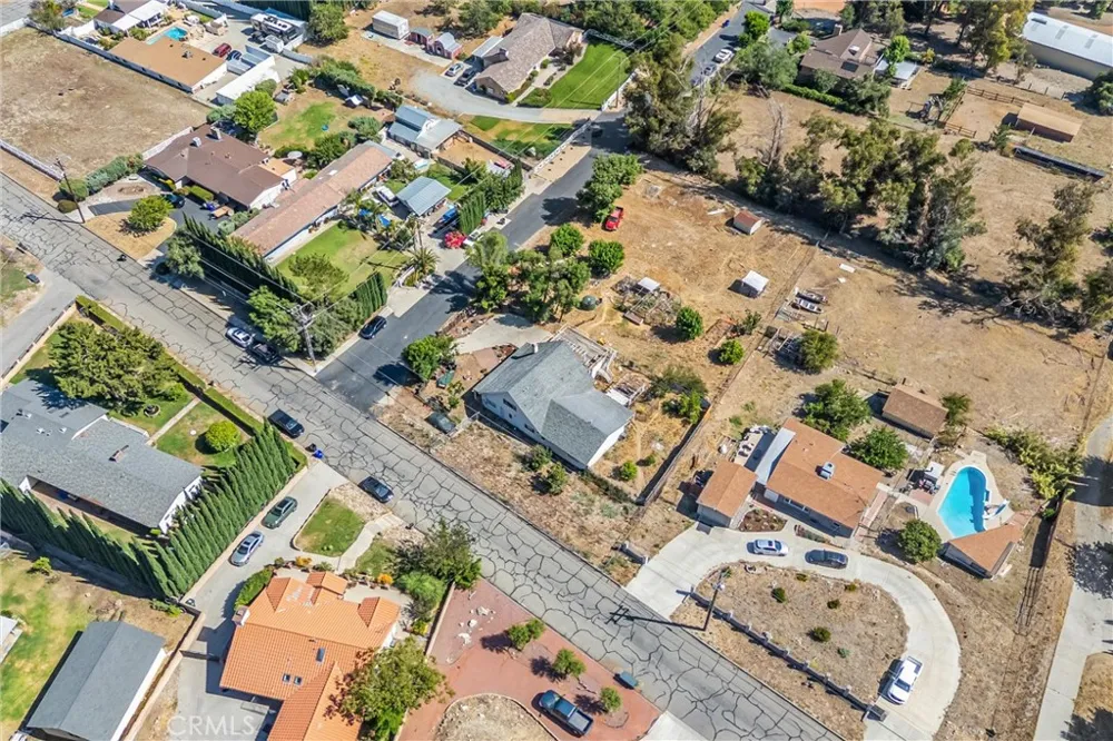 810 Hillyfield San Bernardino, CA 92407