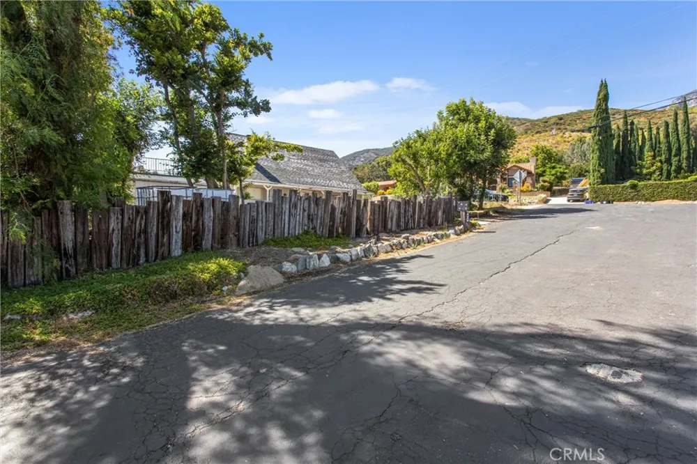 810 Hillyfield San Bernardino, CA 92407