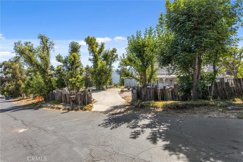 810 Hillyfield San Bernardino, CA 92407
