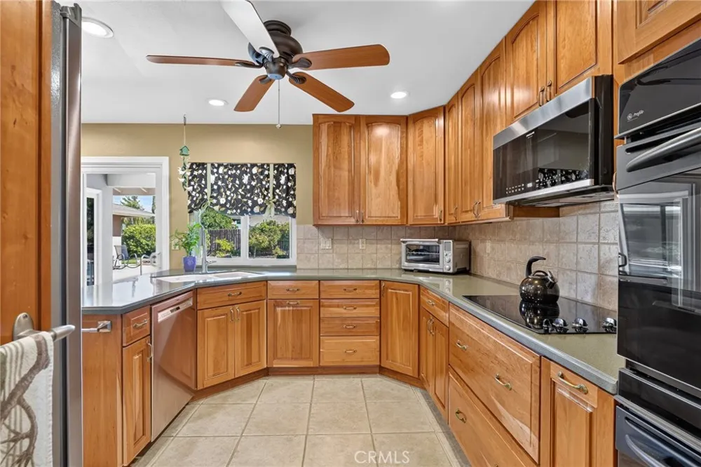 657 Kimball Lane Redlands, CA 92373