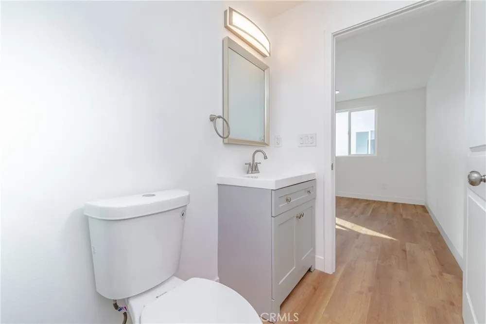1187 E 59th Place Los Angeles, CA 90001