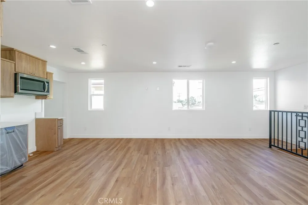 1187 E 59th Place Los Angeles, CA 90001