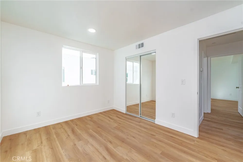 1187 E 59th Place Los Angeles, CA 90001