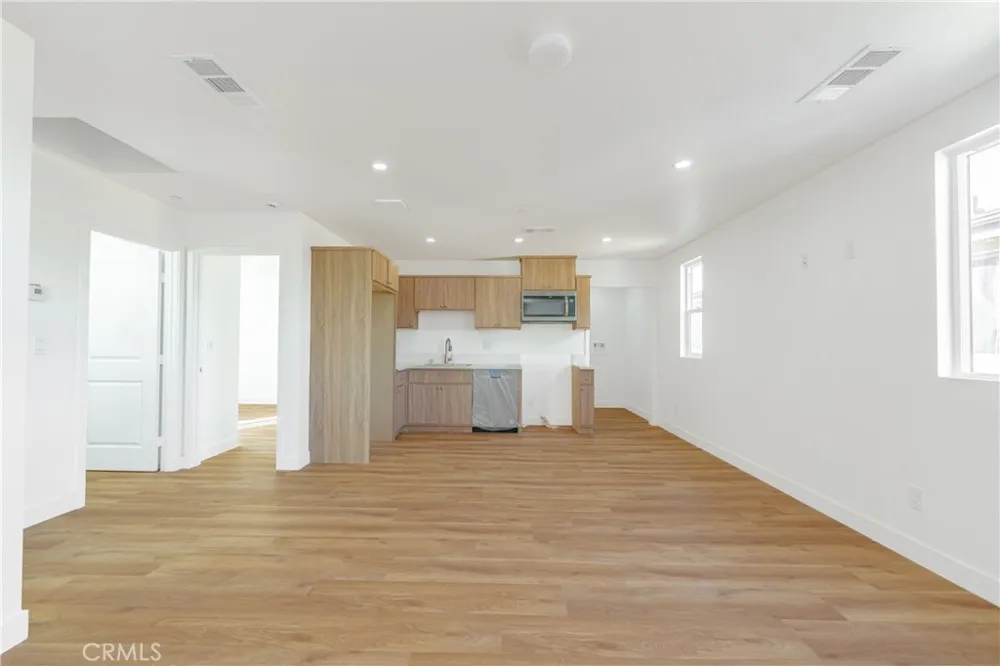 1187 E 59th Place Los Angeles, CA 90001