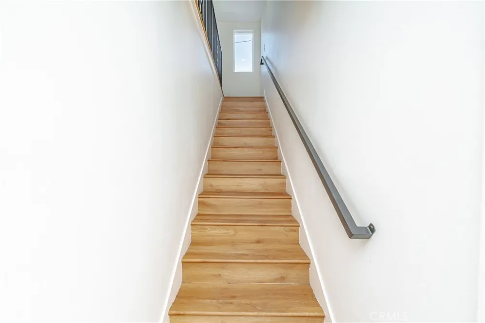 1187 E 59th Place Los Angeles, CA 90001