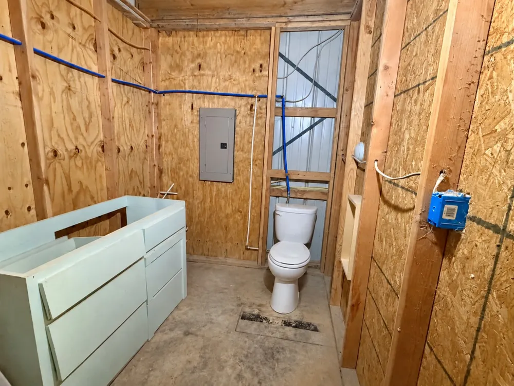 326 Hamilton Road Eufaula, OK 74432