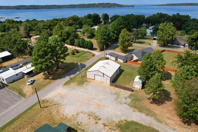 328 Hamilton Road Eufaula, OK 74432