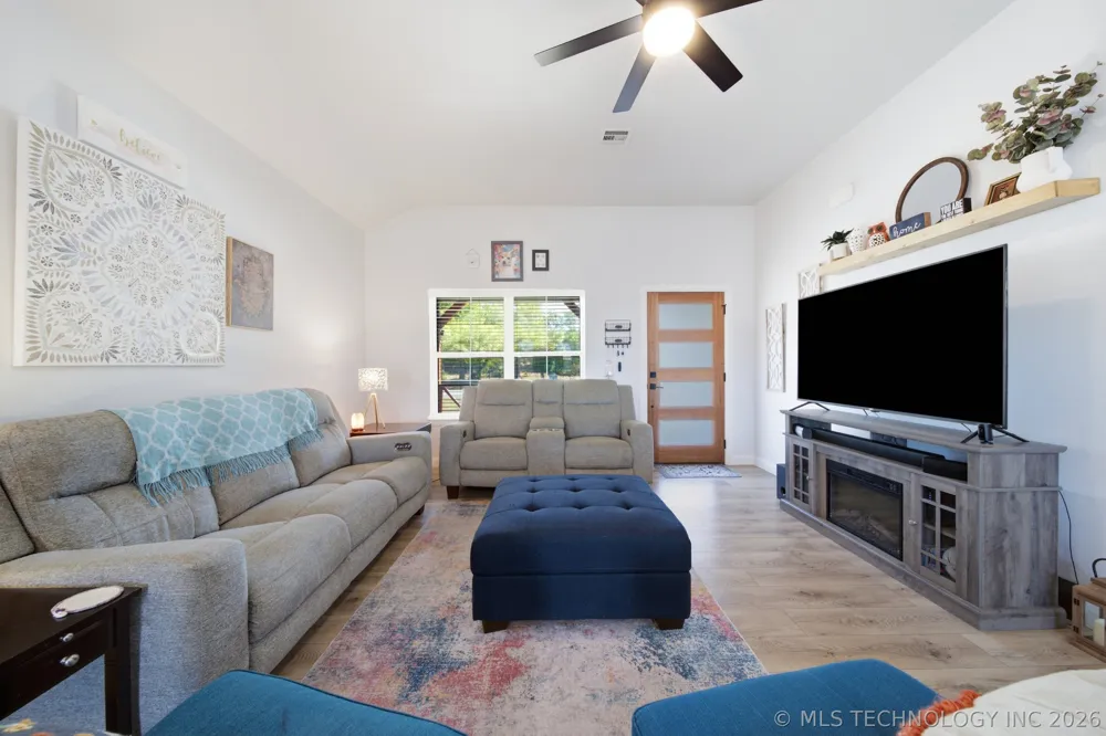 633 E Allen Street Kellyville, OK 74039