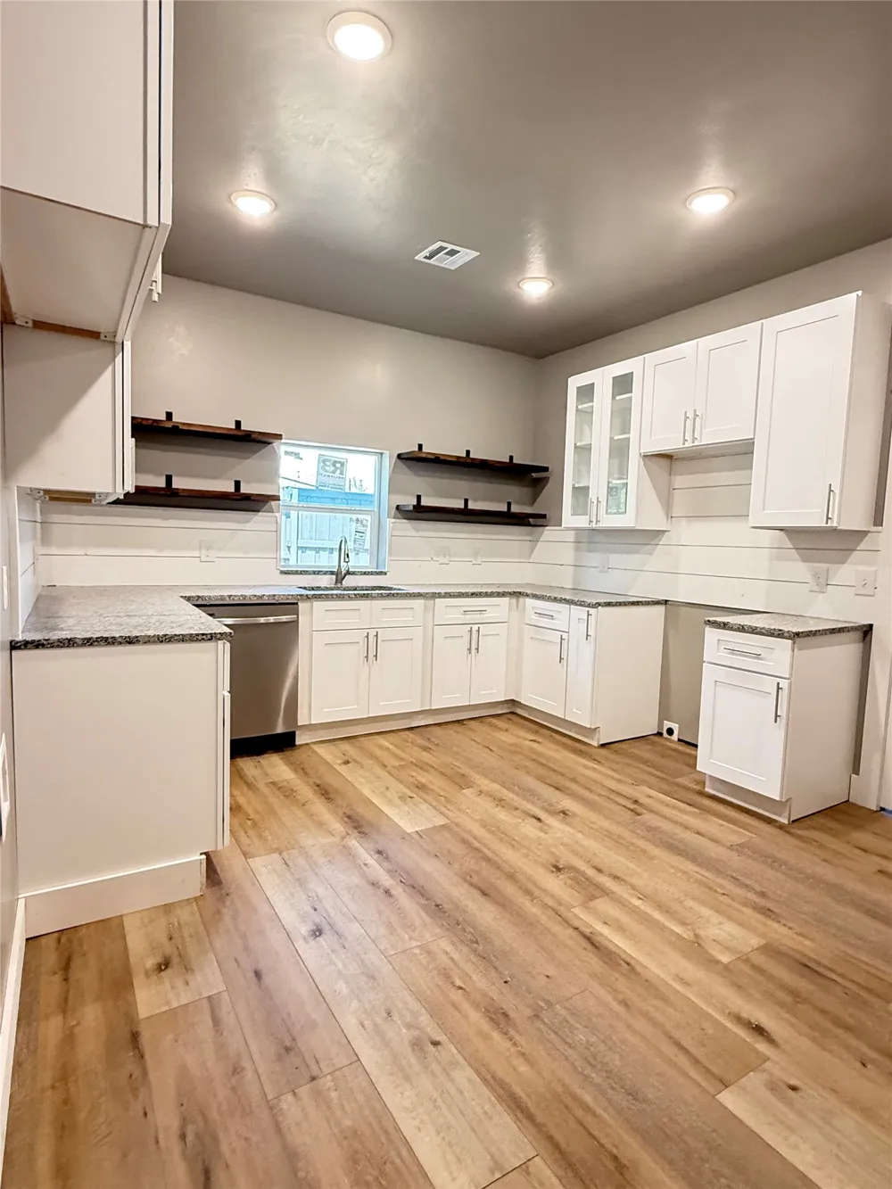 1411 W 1st Street Sulphur, OK 73086