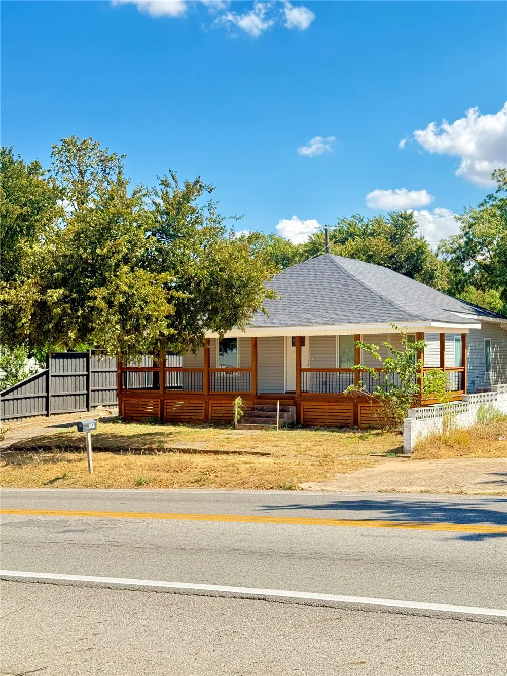1411 W 1st Street Sulphur, OK 73086