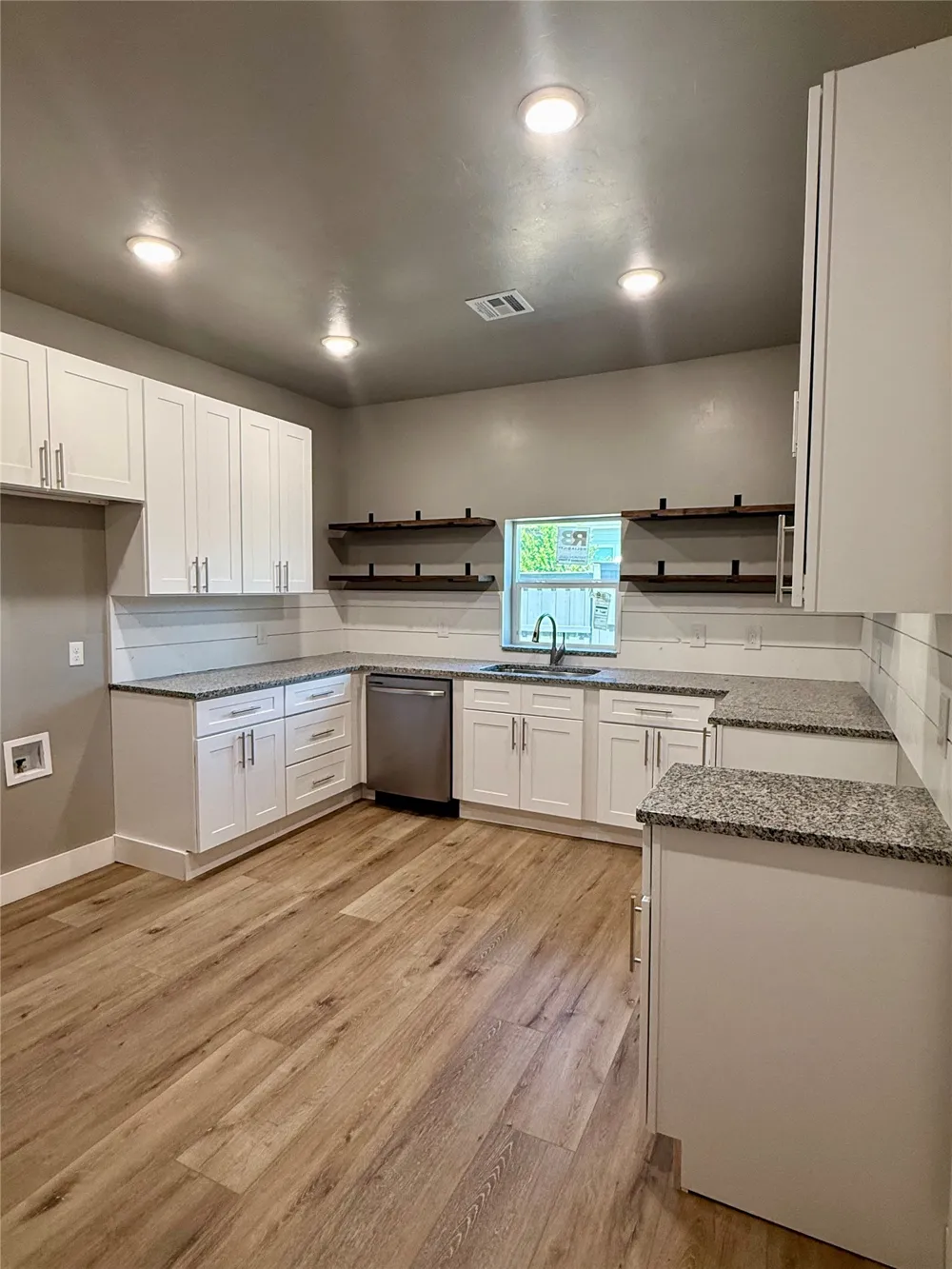 1411 W 1st Street Sulphur, OK 73086