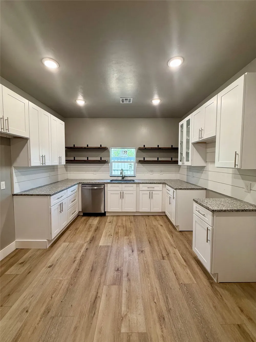 1411 W 1st Street Sulphur, OK 73086