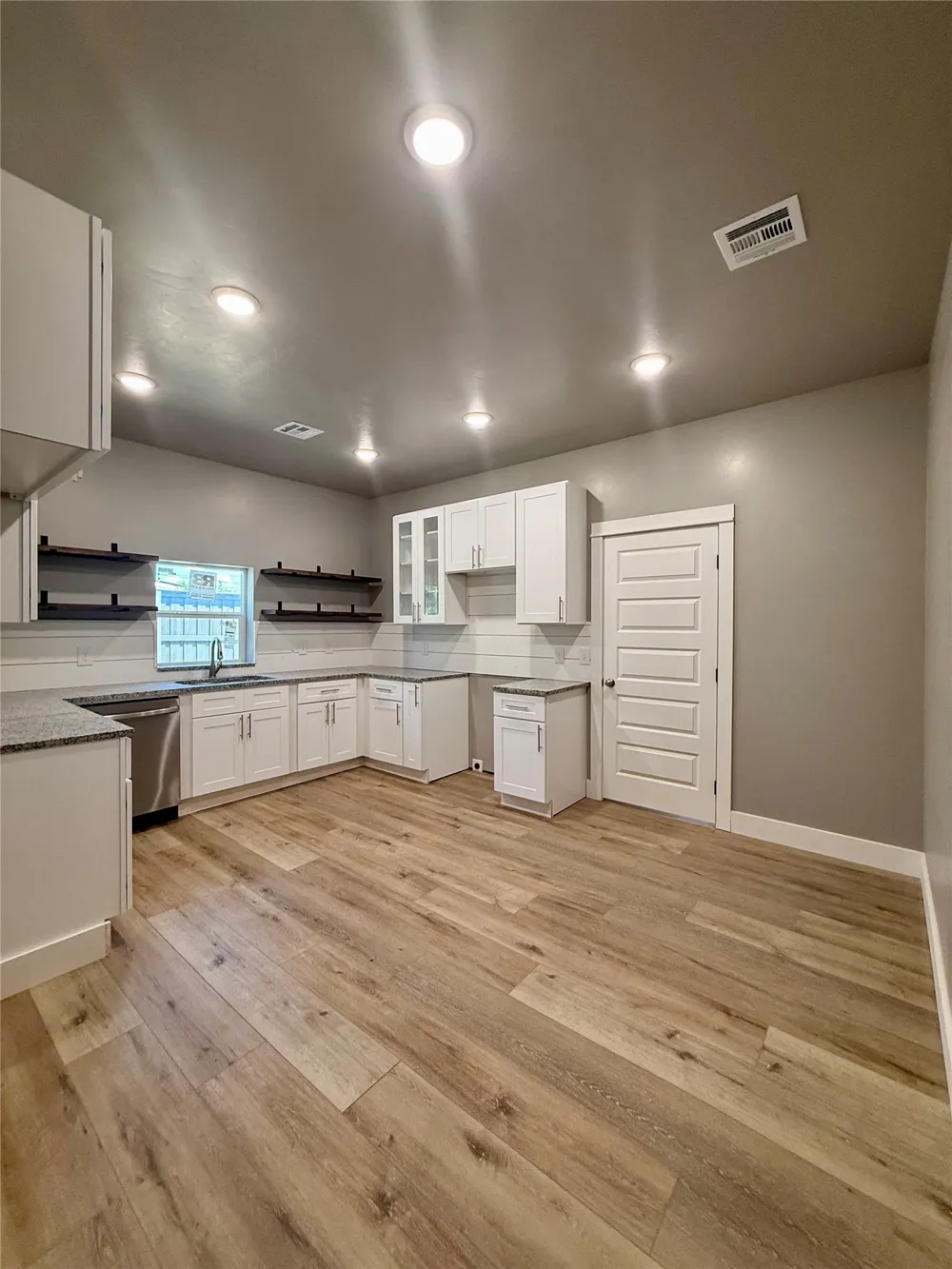 1411 W 1st Street Sulphur, OK 73086