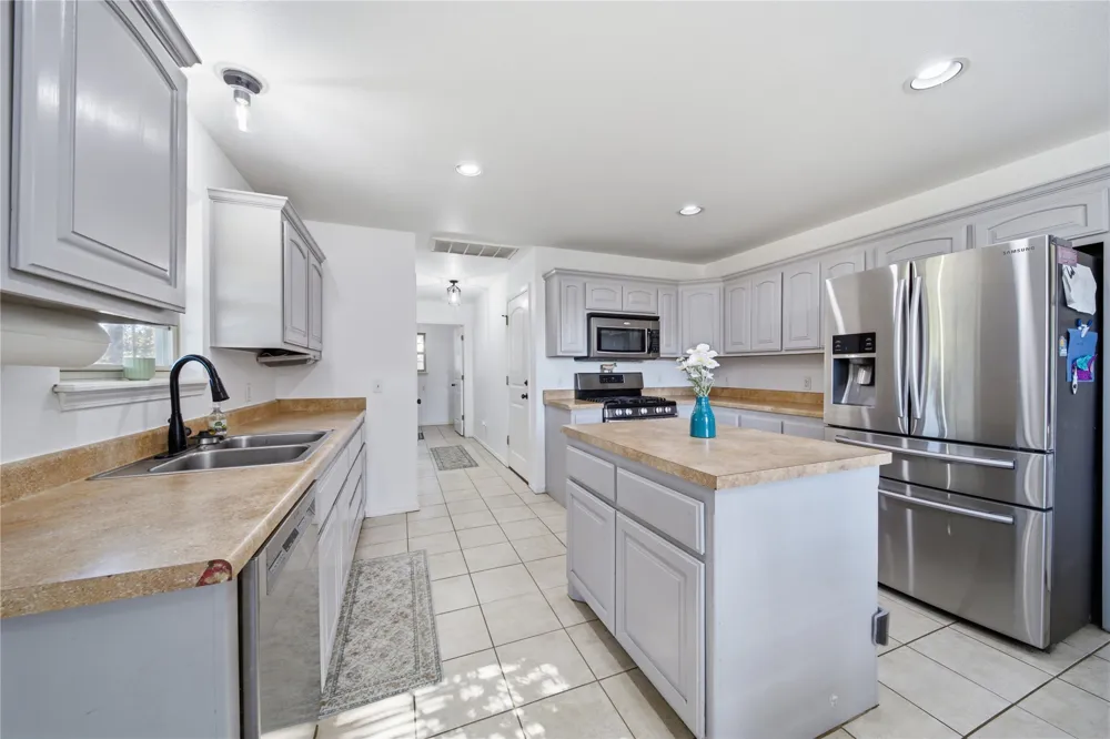 107 E 116th Place Jenks, OK 74037