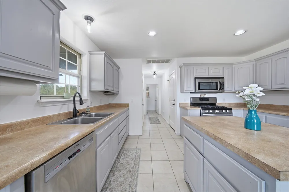 107 E 116th Place Jenks, OK 74037