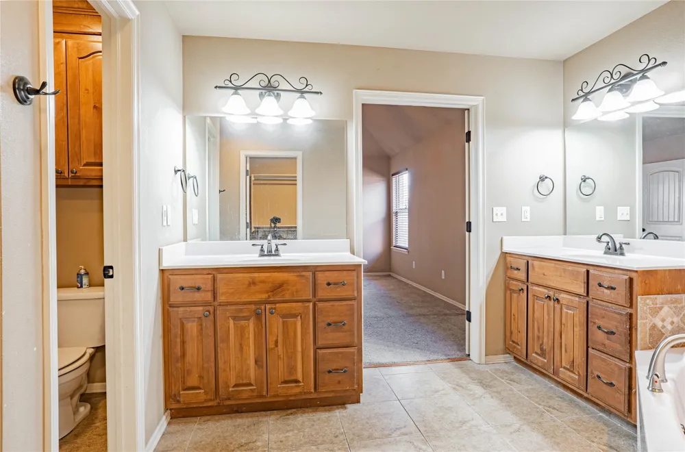 8417 76 EastAvenue Owasso, OK 74055