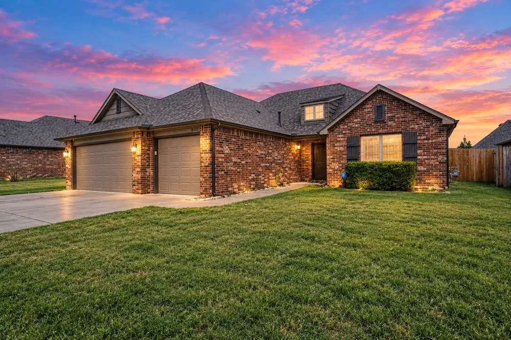 8417 76 EastAvenue Owasso, OK 74055