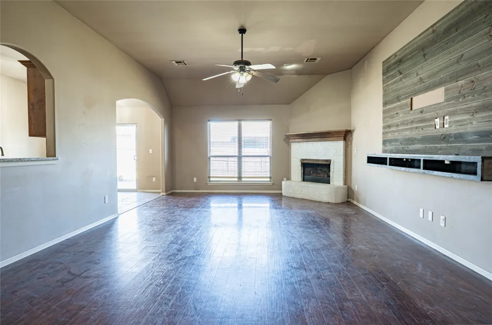 8417 76 EastAvenue Owasso, OK 74055