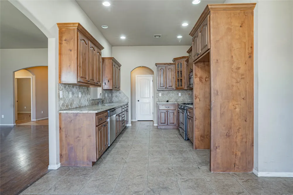 8417 76 EastAvenue Owasso, OK 74055