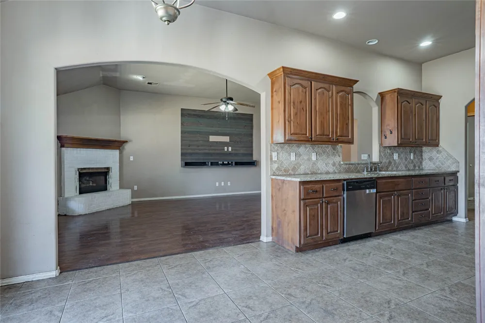 8417 76 EastAvenue Owasso, OK 74055