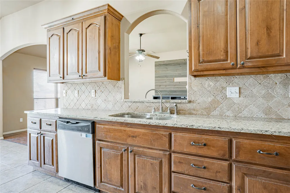 8417 76 EastAvenue Owasso, OK 74055
